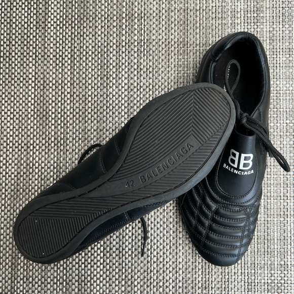 Men's "Balenciaga" Black Leather Casual Sneaker - Picture 6 of 7